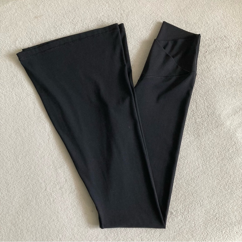 AERIE bell-bottom leggings size small